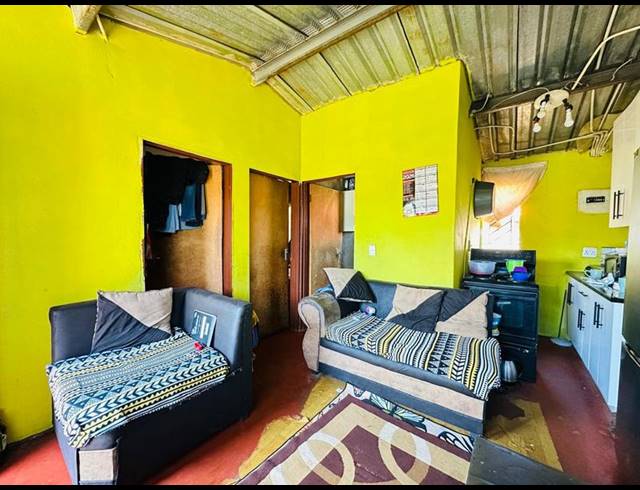 2 BEDROOM HOUSE FOR SALE IN ORANGE FARM